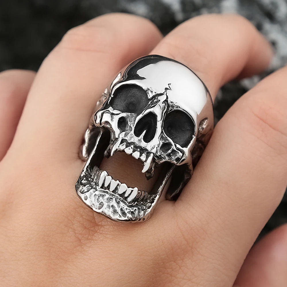 Cracked Skull Ring
